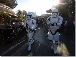 2015.12.17 d Disneyland-Star Wars, OC, CA, USA (6) (640x480)